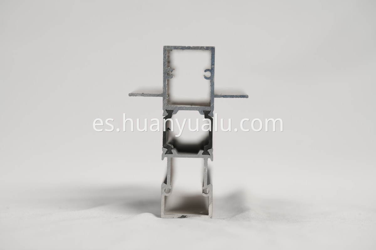 Thermal insulation profiles